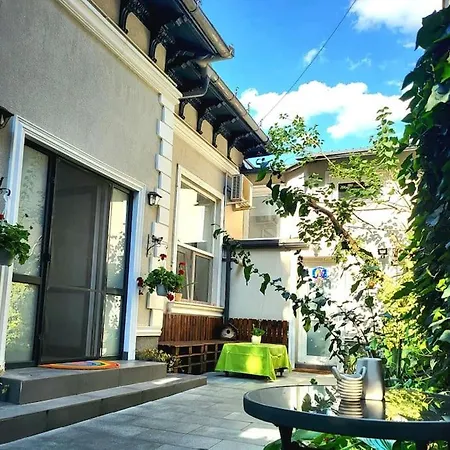 Oasis Home-garden Gem In The Heart Of Nyaraló *