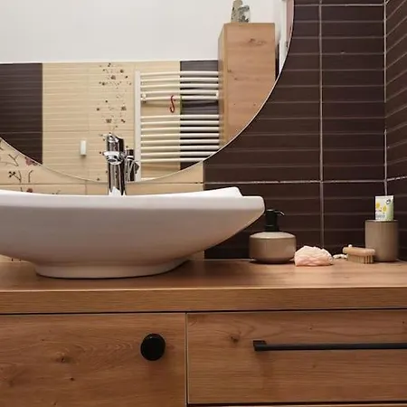 Oasis Home-garden Gem In The Heart Of Bukarest