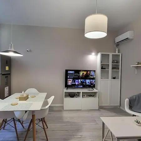 Oasis Home-garden Gem In The Heart Of